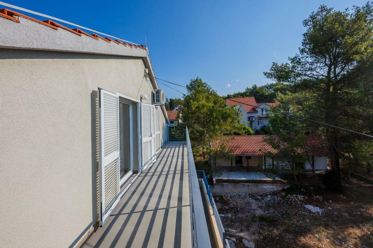 Apartments Vila Vlasta Jelsa  Kültér fotó